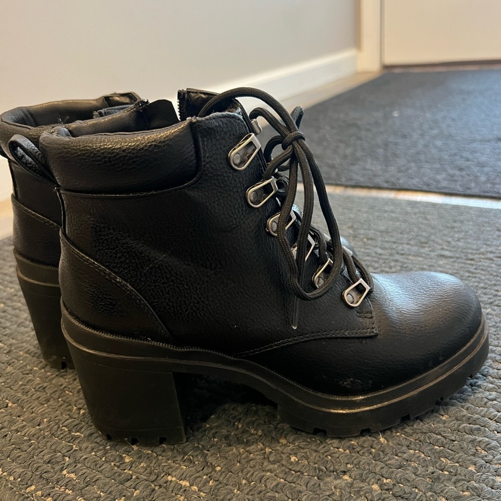 Women’s black boots
